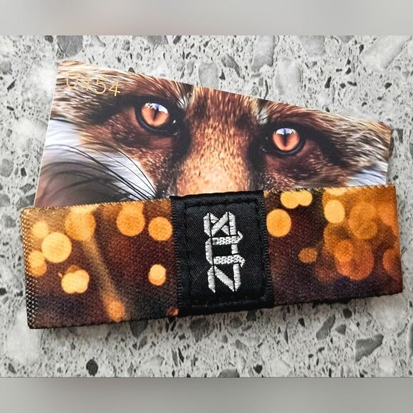 ZOX "EMBER EYES" #454 TRASH PANDA COLLECTIBLE RARE App Excl WRISTBAND - Picture 10 of 11